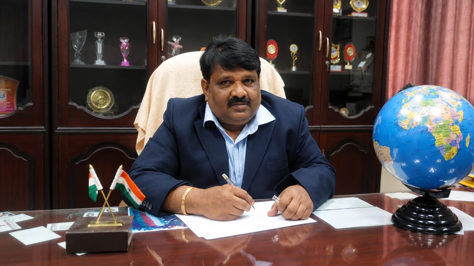 Dr. Giridhar